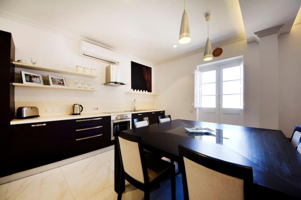 Апартаменты Ag3 - Large, Bright And Stylish Валетта Экстерьер фото